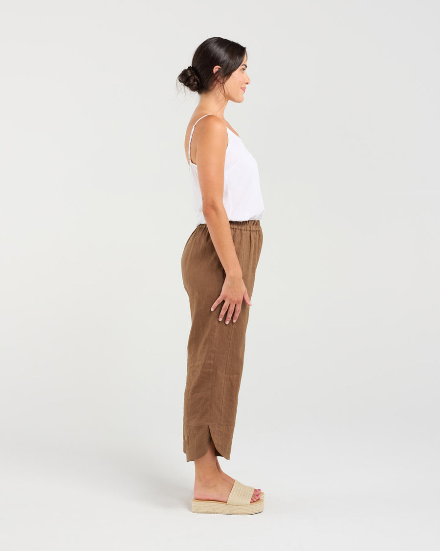 Arabella Petal Hem Pant | Pecan | Blackstone