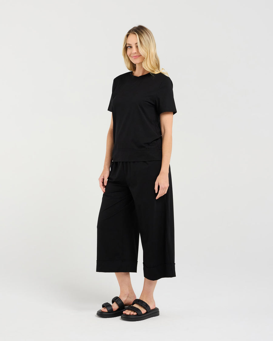 Pernella Travel Tee | Blackstone