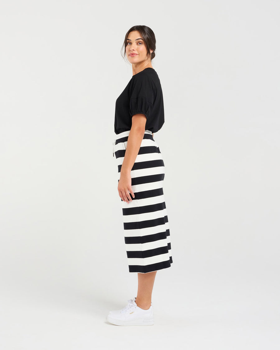 Jinique Tube Skirt | Black | Blackstone