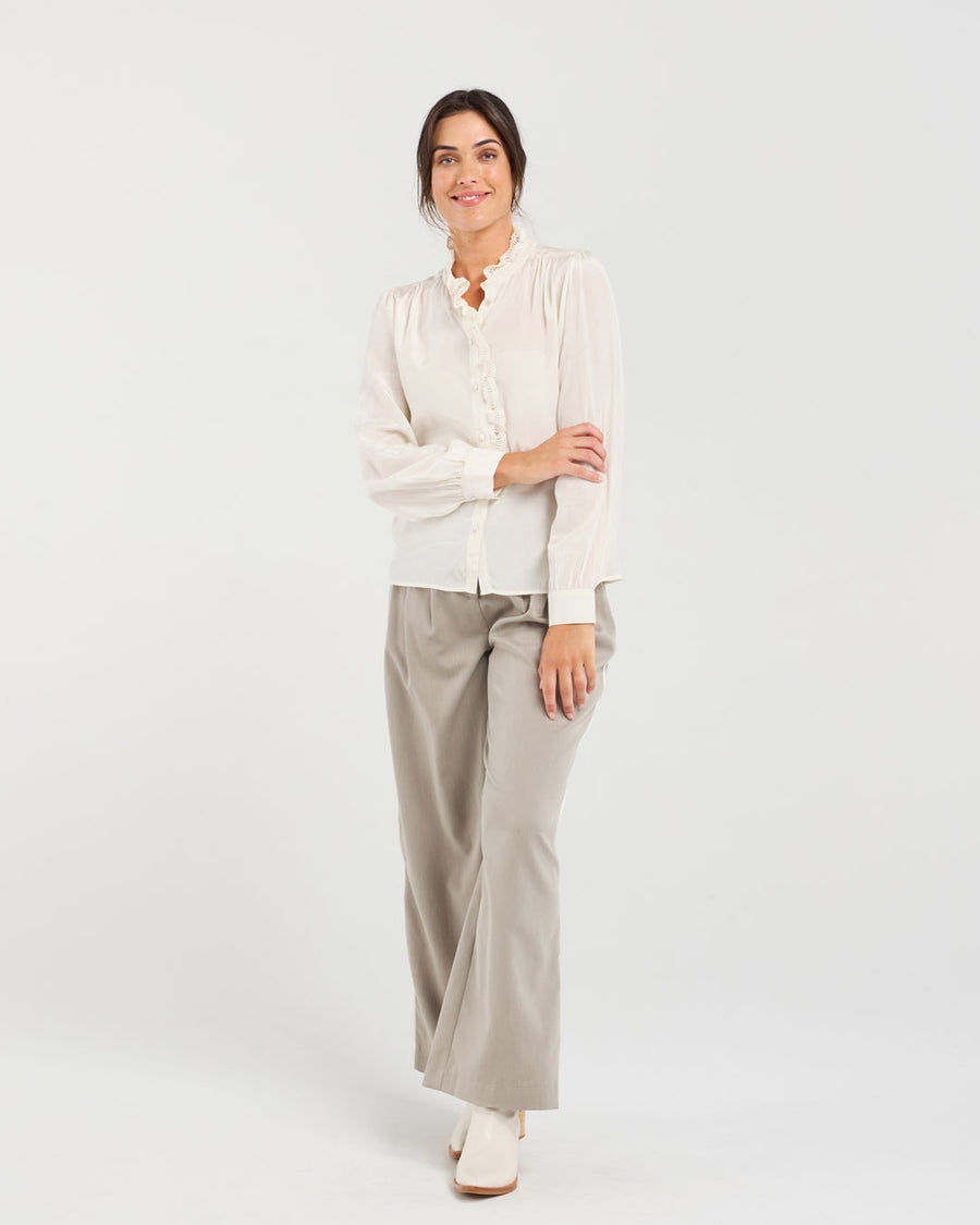 Amelia Lace Trim Shirt | Ivory | Blackstone