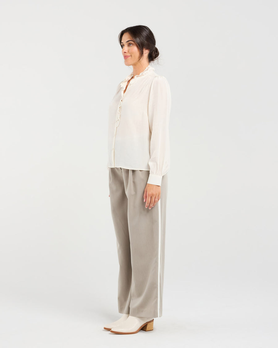 Amelia Lace Trim Shirt | Ivory | Blackstone